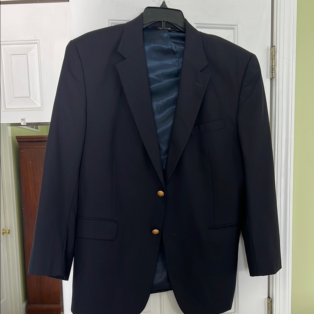 Joseph Bank’s Men's Classic Navy Blazer.Sz-46R.In excellent condition.